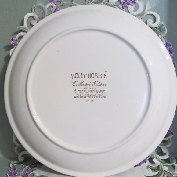 Holly Hobbie Collector's Edition Plate 1972 Happiness is Found in Little Things - Picture 6 of 7